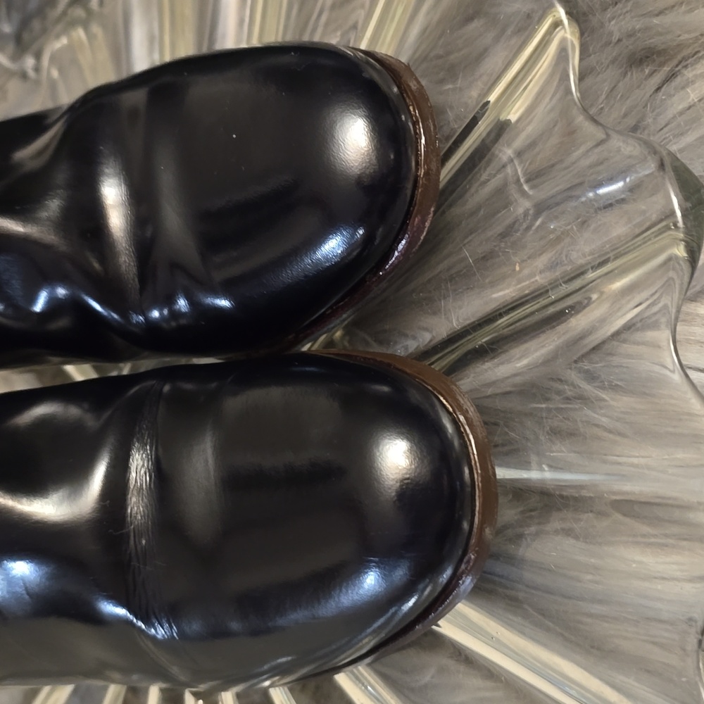 CHANEL black Leather Boots with 1 InterLocking CC logo - Picture 9 of 17